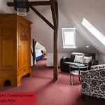 & Restaurant Ulmenhof Otel 3*