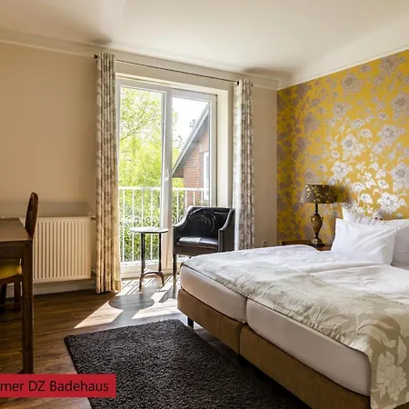 & Restaurant Ulmenhof Hotell