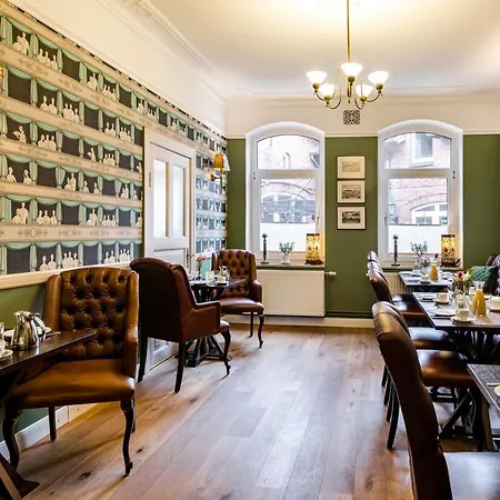 & Restaurant Ulmenhof Hotel Bredstedt