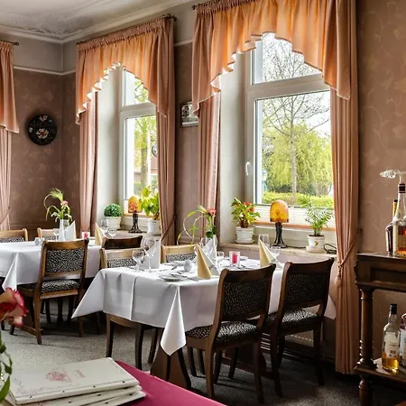 & Restaurant Ulmenhof Bredstedt